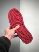 Nike Air Jordan 1 Mid Bred