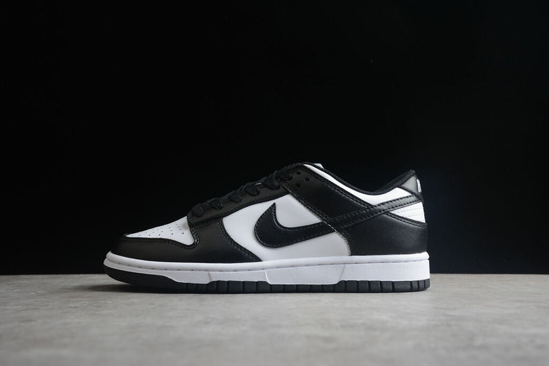 Nike Dunk Low Panda SB