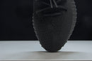 Tênis Adidas Yeezy Boost 350 v2