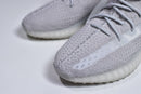Tênis Adidas Yeezy Boost 350 v2