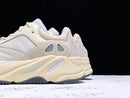 Tênis Adidas Yeezy Boost 700
