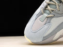 Tênis Adidas Yeezy Boost 700