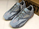 Tênis Adidas Yeezy Boost 700