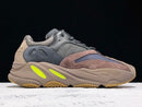 Tênis Adidas Yeezy Boost 700