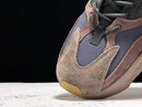 Tênis Adidas Yeezy Boost 700