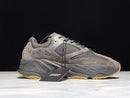 Tênis Adidas Yeezy Boost 700