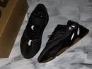 Tênis Adidas Yeezy Boost 700