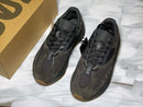 Tênis Adidas Yeezy Boost 700
