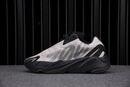 Tênis Adidas Yeezy Boost 700