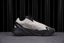 Tênis Adidas Yeezy Boost 700