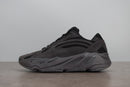 Tênis Adidas Yeezy Boost 700
