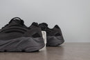 Tênis Adidas Yeezy Boost 700