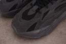 Tênis Adidas Yeezy Boost 700