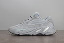 Tênis Adidas Yeezy Boost 700