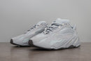 Tênis Adidas Yeezy Boost 700