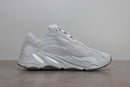Tênis Adidas Yeezy Boost 700
