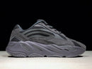 Tênis Adidas Yeezy Boost 700
