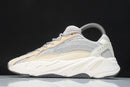 Tênis Adidas Yeezy Boost 700