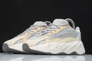 Tênis Adidas Yeezy Boost 700