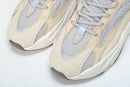 Tênis Adidas Yeezy Boost 700