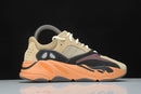Tênis Adidas Yeezy Boost 700