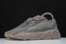 Tênis Adidas Yeezy Boost 700