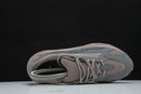 Tênis Adidas Yeezy Boost 700
