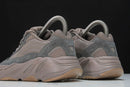 Tênis Adidas Yeezy Boost 700