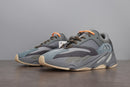 Tênis Adidas Yeezy Boost 700