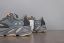 Tênis Adidas Yeezy Boost 700