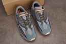 Tênis Adidas Yeezy Boost 700