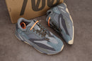 Tênis Adidas Yeezy Boost 700