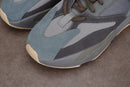 Tênis Adidas Yeezy Boost 700