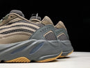 Tênis Adidas Yeezy Boost 700