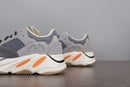 Tênis Adidas Yeezy Boost 700