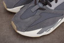 Tênis Adidas Yeezy Boost 700