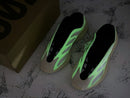 Tênis Adidas Yeezy Boost 700