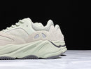 Tênis Adidas Yeezy Boost 700