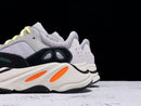 Tênis Adidas Yeezy Boost 700