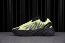 Tênis Adidas Yeezy Boost 700