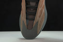 Tênis Adidas Yeezy Boost 700