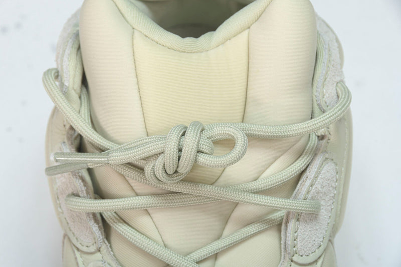 Tênis Adidas Yeezy Boost 500