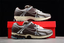 Tênis Nike Zoom Vomero 5 Marrom