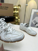 Tênis New Balance x Miu Miu