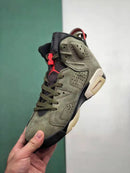 NIKE AIR JORDAN 6 RETRÔ