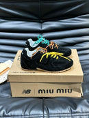 Tênis New Balance x Miu Miu