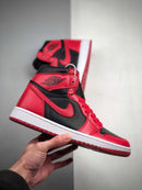 Nike Air Jordan 1 Mid Bred