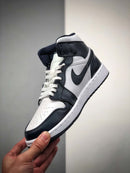 Nike Air Jordan 1 Mid AJ1
