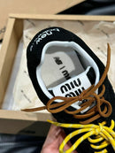 Tênis New Balance x Miu Miu