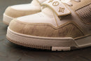 Tênis Louis Vuitton Trainer masculino Bege
